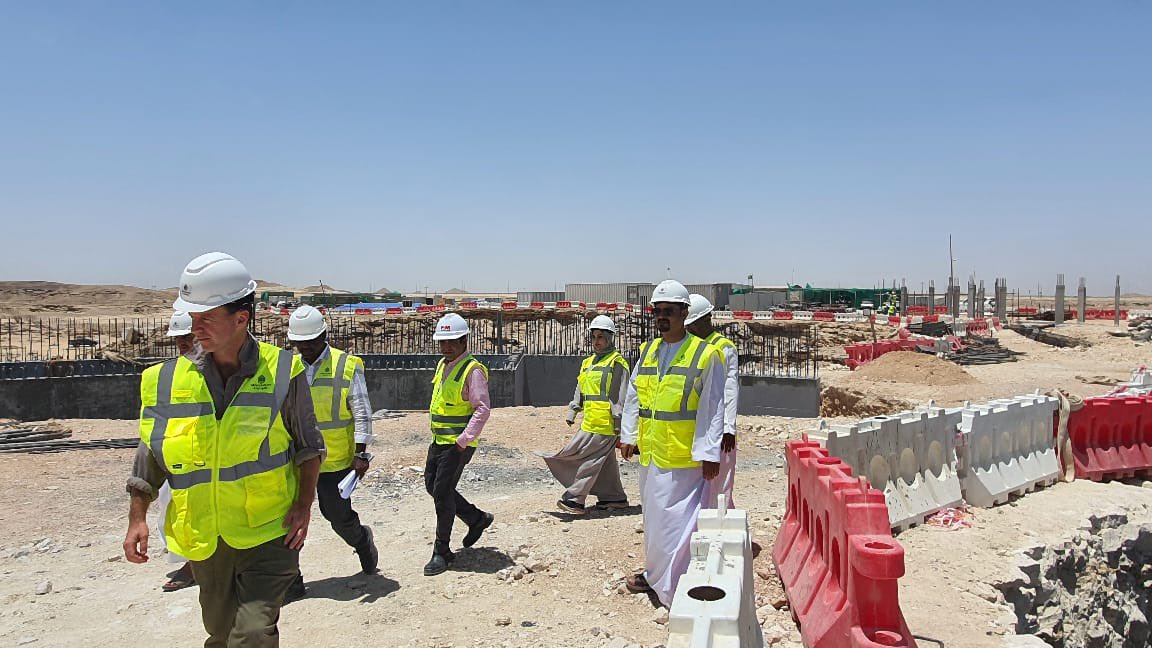 MAFWR_Dhofar's tweet photo. قام المختصون بالمديرية العامة للتسويق الزراعي والسمكي والمديرية العامة بمحافظة ظفار ، بزيارات متابعة للمشاريع الاستثمارية والمبادرات في مجال زراعة اللبان والقيمة المحلية المضافة بالمحافظة، حيث تم الاطلاع على المراحل المنفذة والمستقبلية، والتنسيق لتحقيق مستهدفاتها https://t.co/aoOTwHJGkz