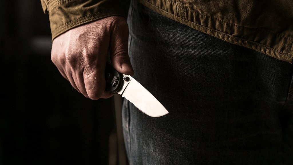 RTLlu's tweet photo. De Parquet vun Dikrech ermëttelt wéinst versichtem Mord oder versichtem Doudschlag, nodeems zu Ettelbréck e Mann schwéier mat engem Messer blesséiert gi war. https://t.co/usTDtVVo7C https://t.co/qwmTzCdVzU