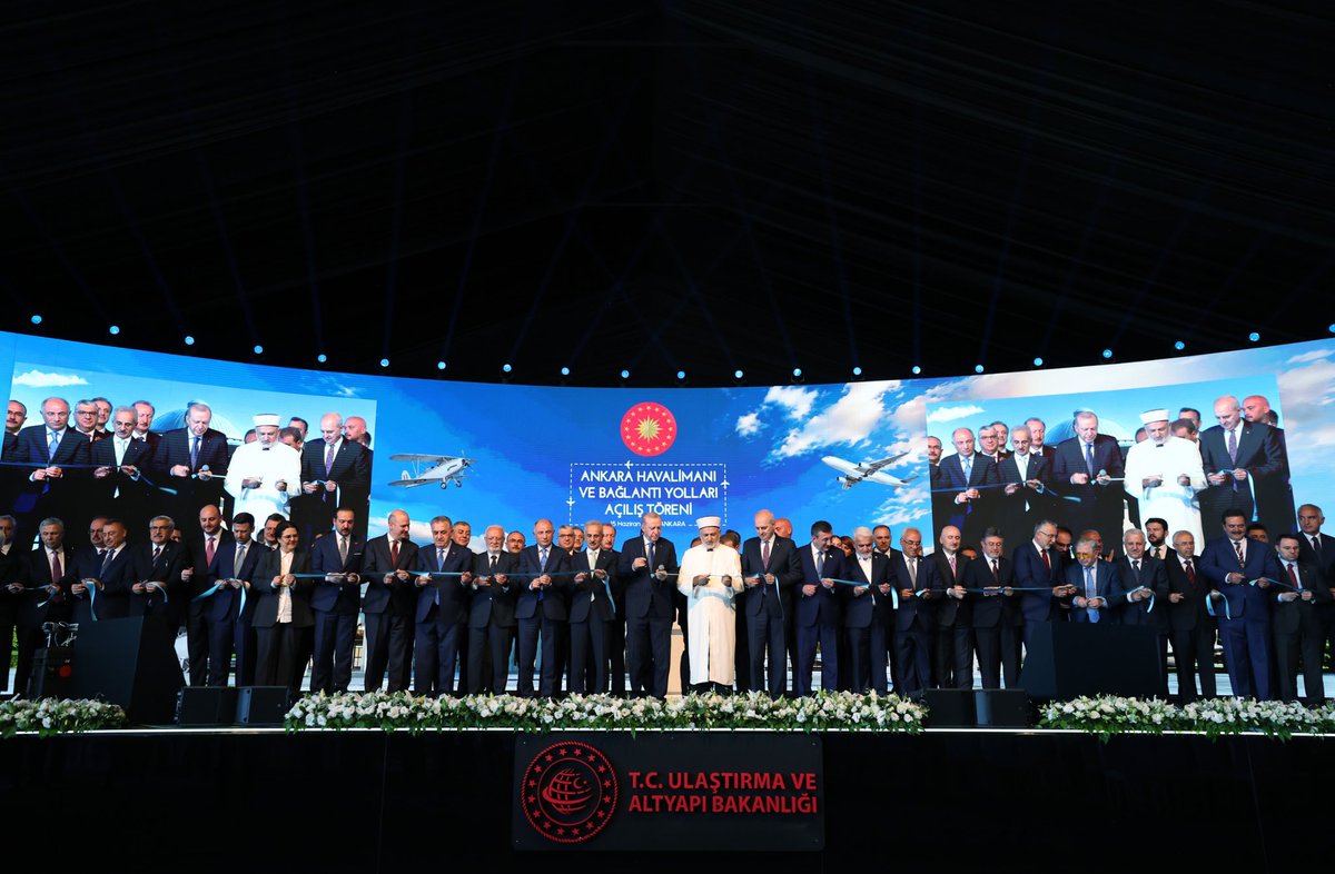 OnderAksakal's tweet photo. Ankara Havalimanı ve Bağlantı Yolları Açılış Töreni’ne katılarak, ülkemizin ulaşım altyapısına değer katan bu önemli yatırımın hayata geçirilmesine tanıklık ettik. Ülkemize ve milletimize hayırlı olsun. https://t.co/KRosr65Gii