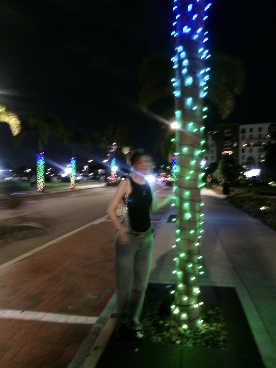 HaileeNicole03's tweet photo. I love nights out in Tampa ✨🌴 https://t.co/eCALvHqAY8