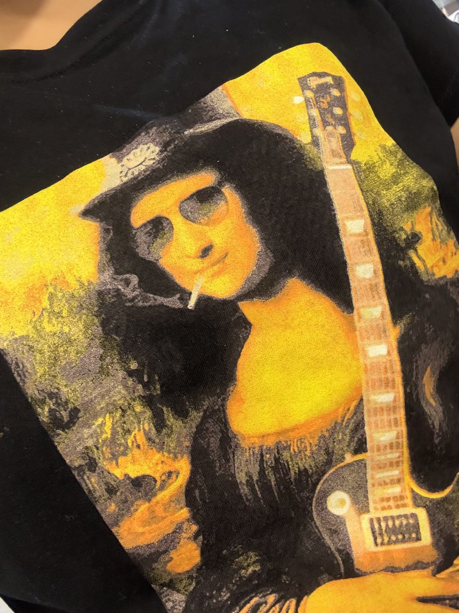 R1caley's tweet photo. Lmao. I couldnt use the egates in NAIA 1 because it is detecting 2 persons at the same time. Guess why? I am wearing this shirt. Who tested these gates??? https://t.co/E3WSpeYQtf
