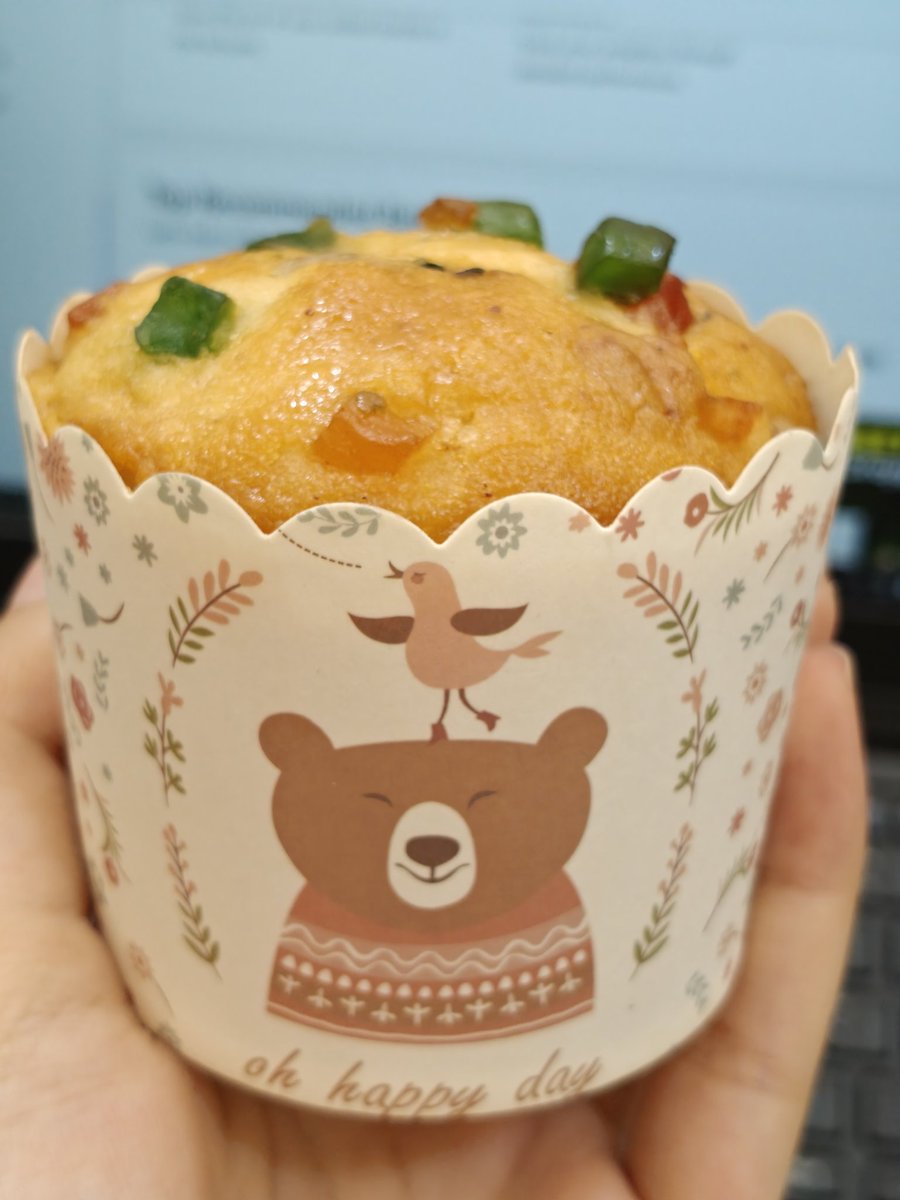 vaycandles's tweet photo. A warm cup of tea and this little cake — that's the plan💝🥰 https://t.co/ZBtOHppRID