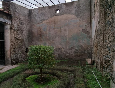 TotPompeia's tweet photo. 📢 Completada la 𝗖𝗮𝘀𝗮 𝗜.𝟳.𝟭𝟵, integrada en el grup de la Casa de l’Efeb. Conserva uns frescos especialment interessants, amb una excel·lent preservació dels colors.  #Pompeia #Arqueologia #Pompeii

Visiteu-la: https://t.co/xdNDQ2XlWH https://t.co/ruQMd8hACz