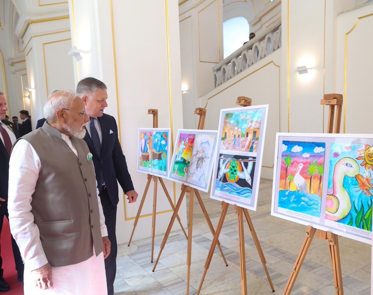 Narendra Modi tweet media