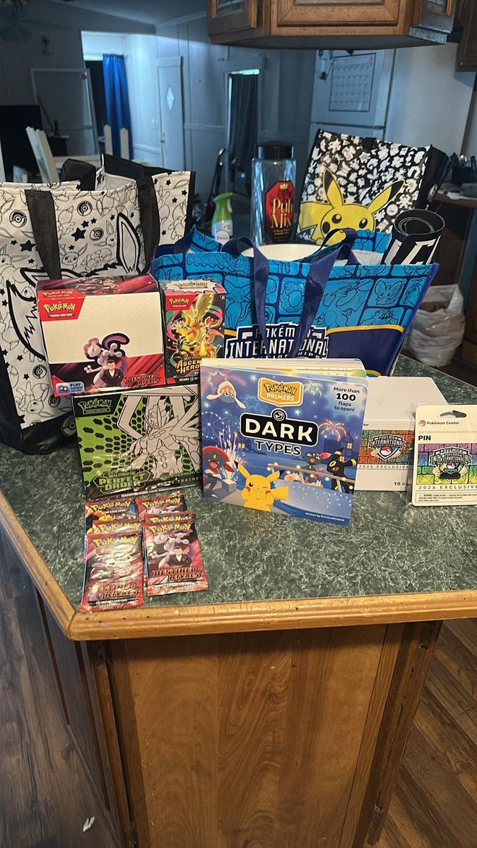 Letsreck's tweet photo. The mandatory NAIC post is here, I truly had a blast going to New Orleans for the past 3 years to attend! My record in the main event was a sad 1-3-1 leading to me dropping, but I got to hang out with so many awesome friends and that is the real prize! https://t.co/FsHOghdr07