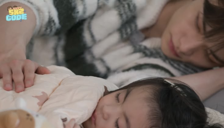 hynchntruther's tweet photo. mpreg is real mommy hyunjin is real IDGAF abt anything else https://t.co/K5xzVCsbCR