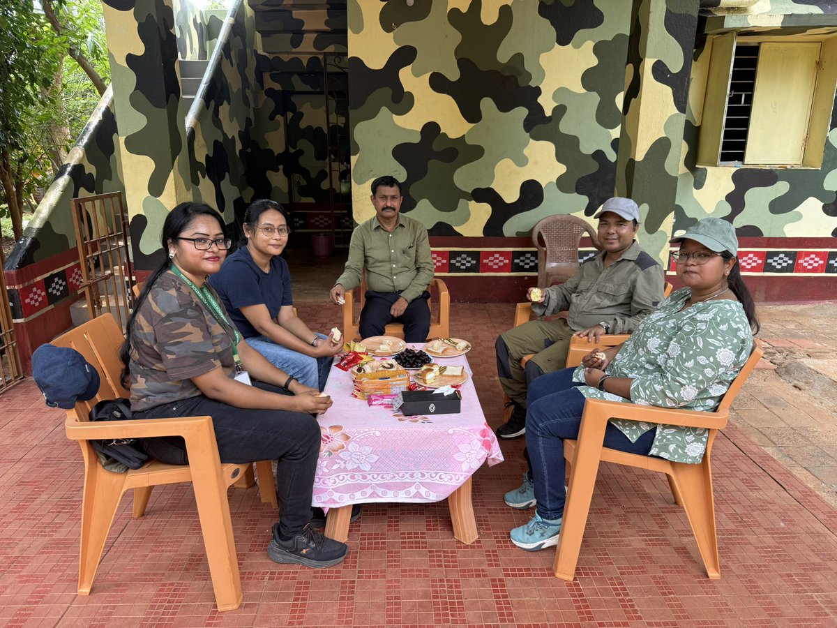 BiotechSanjeet's tweet photo. Having #Food after field works on #fodder plants of #Elephants and #grass #diversity in the #habitat https://t.co/ayH6guSO8v
