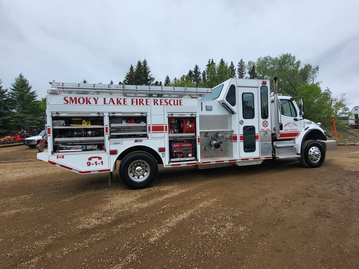 DigSafeMetroYEG's tweet photo. June 11, 2026 - a big THANK-YOU to the Town of Smoky Lake and their Fire Rescue Team for inviting #UtilitySafety Partners to their community open house! It was a great opportunity to connect with 120+ attendees and promote the #ClickBeforeYouDig and #WheresTheLine messages. https://t.co/PT6D5j38i3
