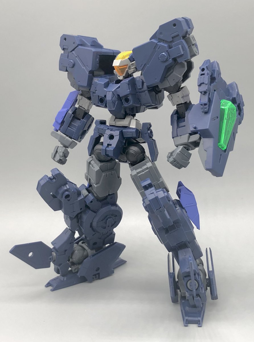 niwa28101's tweet photo. 続いて悪い例

縦長の画像があるのに4枚で投稿するとこうなります。
画像を開かないと機体の全体が見えないので、かなり損です。
サムネイルまでしか見られないつもりで！
#30MM https://t.co/LWlUSuU0Jo