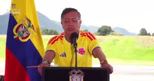JerryValde's tweet photo. @hanwenzhang1982 POR ESO FUE QUE PERDIMOS LA COPA AMERICA https://t.co/eq1TN5vQen