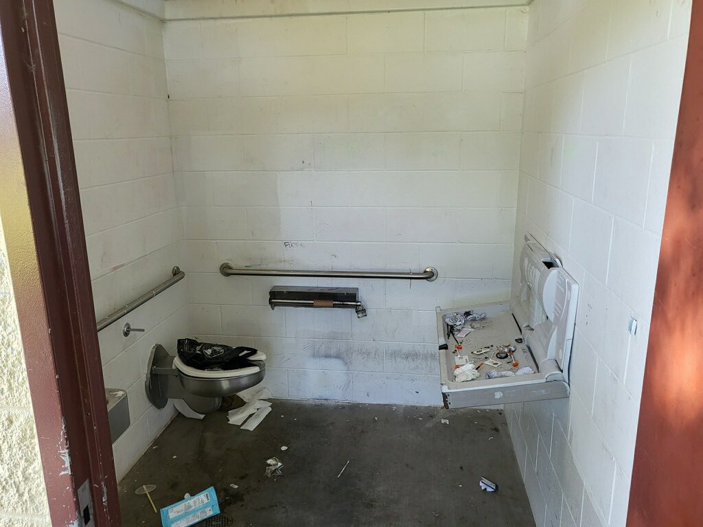SacWalkSafe's tweet photo. Day 89/100 #ThisIsNotNormal #Sacramento guy in the SUV should be paying rent he’s been living in the Stanford Park parking lot for months now.  New elderly couple set up next to him now.  And a couple pics of how bad this public bathroom has been (picture taken by youth soccer team)