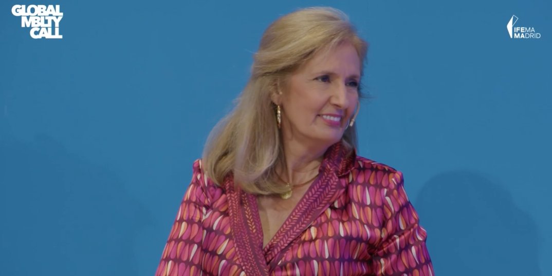 amdamadrid2012's tweet photo. 🎙️ Elisa Gil, presidenta de AMDA, ha participado en el foro Women Driving Mobility, de @FaconautoWoman, en @Globalmobcall organizado por @IFEMA  .

Talento, transformación, movilidad y futuro de la automoción.

🎥 https://t.co/mMl4zX0AMQ

#NosMovemosContigo #Automoción #Movilidad https://t.co/bioe17Z7tn