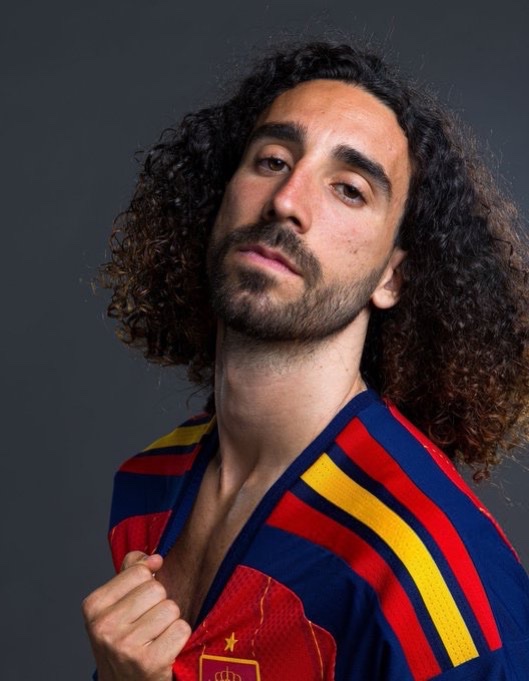 theMadridZone's tweet photo. 🚨💣 BREAKING: A part of Barcelona fans are booing Marc Cucurella every time he touches the ball.

They have just yelled "JUDAS" at him. @TheAthleticFC https://t.co/9BAdpuc66f