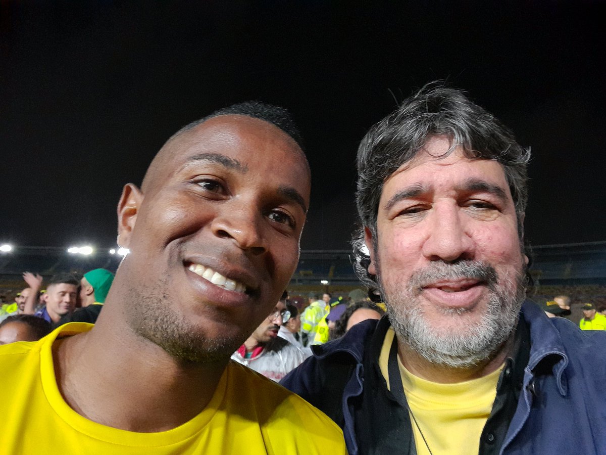 PipeZarruk's tweet photo. 9:54 la hora exacta del título, aquel 15 de junio de 2024.  Capitán @yefersonmena19, Rafael Dudamel, @ABucaramanga, que gracias.  Un abrazo a su maravillosa hinchada. @FLSurOficial @arleydeportes @Jextratiempo @serpra72 @andresmarocco @FabianReporta @BetoBucaros https://t.co/L91HVDy8W5