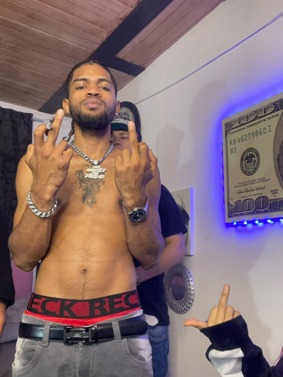 Dav420_'s tweet photo. Yes, honey. I’ll take your rent money and tell you “fuck you” - but only if you ask very kindly #cashmaster https://t.co/D1AUxIkulA
