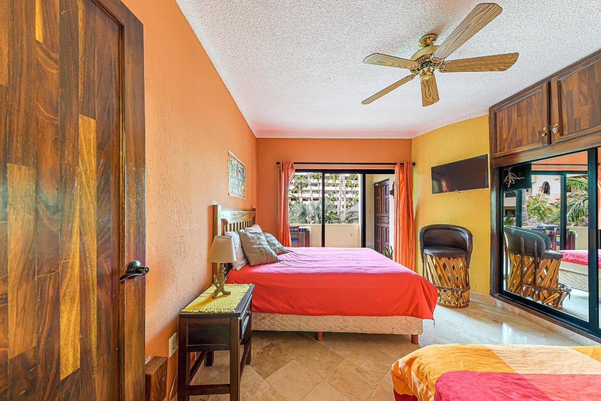 MartinTheAgency's tweet photo. New Listing! Casa Bonita is a beautifully decorated two-bedroom, two-bathroom condominium, offering the perfect blend of comfort and location.
Price: $555,000 USD | MLS #26-2325

Martin Posch
#OhMyPosch
📞+52 624 147 5857
📩 Martin@TheAgencyBaja.com
#TheAgency #LosCabos https://t.co/2zvRQ3qZli
