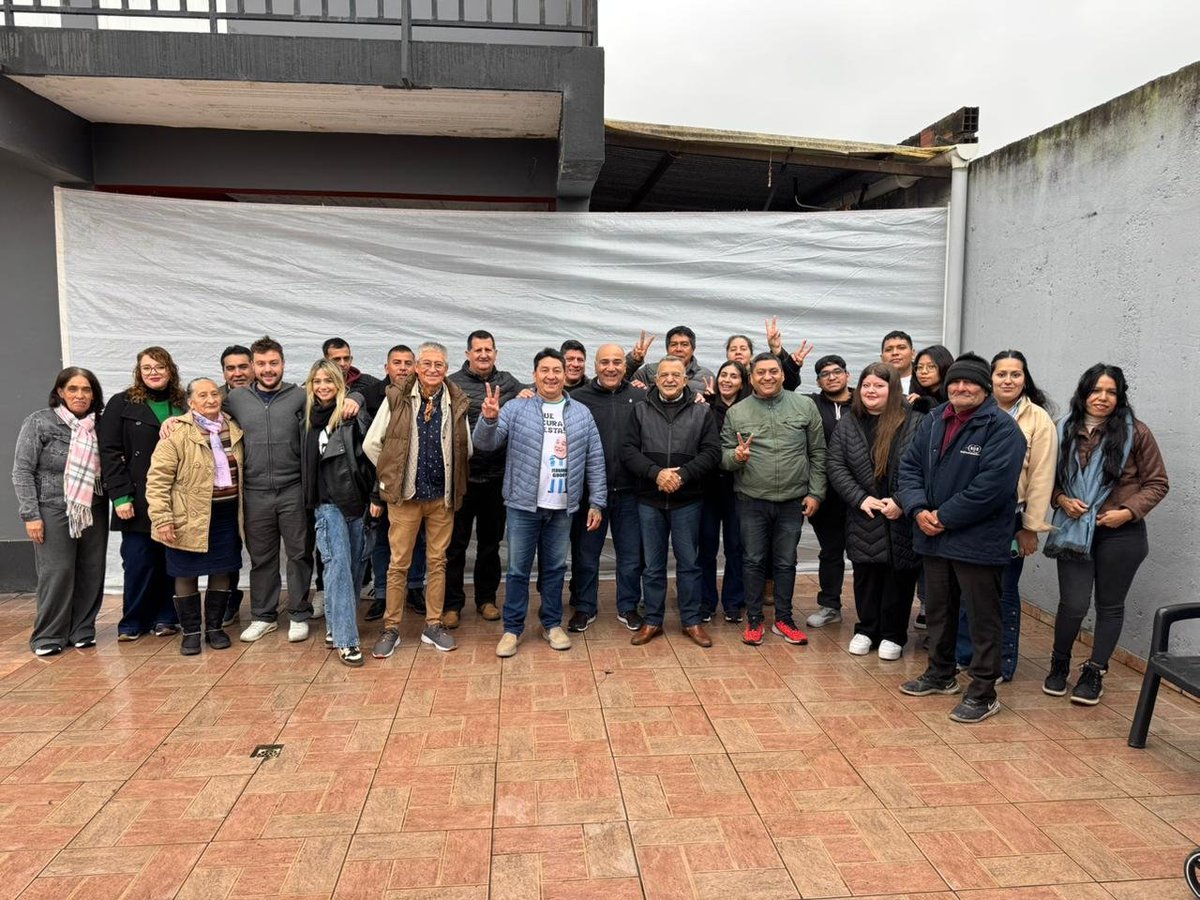 CORONELJMIGUEL's tweet photo. "6AM" 93.9 Mhz. Rumbo a Mayo 2027. Durante el fin de semana largo, el senador @JuanManzurOK, desarrolló varias reuniones en San Miguel de Tucumán, Yerba Buena y Concepción, entre ellos con la juventud justicialista. https://t.co/juW6M5Gp5c