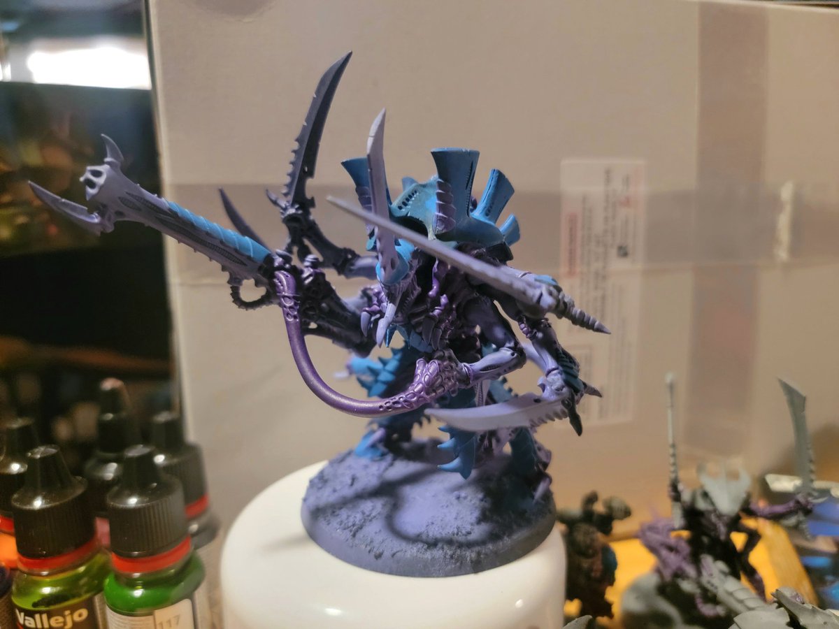 Col_Default's tweet photo. @kumanotetu Honestly, I'm not a fan of magnets, and the carrying all the extra parts that I might lose. So instead I just gave my leader 6 arms. Good luck with yours! https://t.co/jOBeYb4OUb