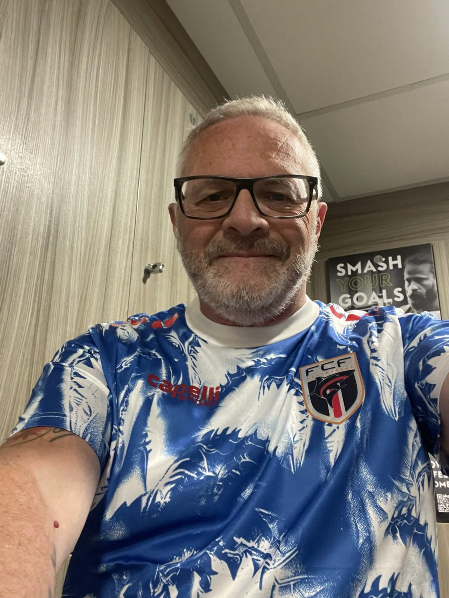 andystevens007's tweet photo. Come on Cape Verde 🇨🇻🇨🇻🇨🇻🇨🇻
#bluesharks https://t.co/xYXnP5fQm0