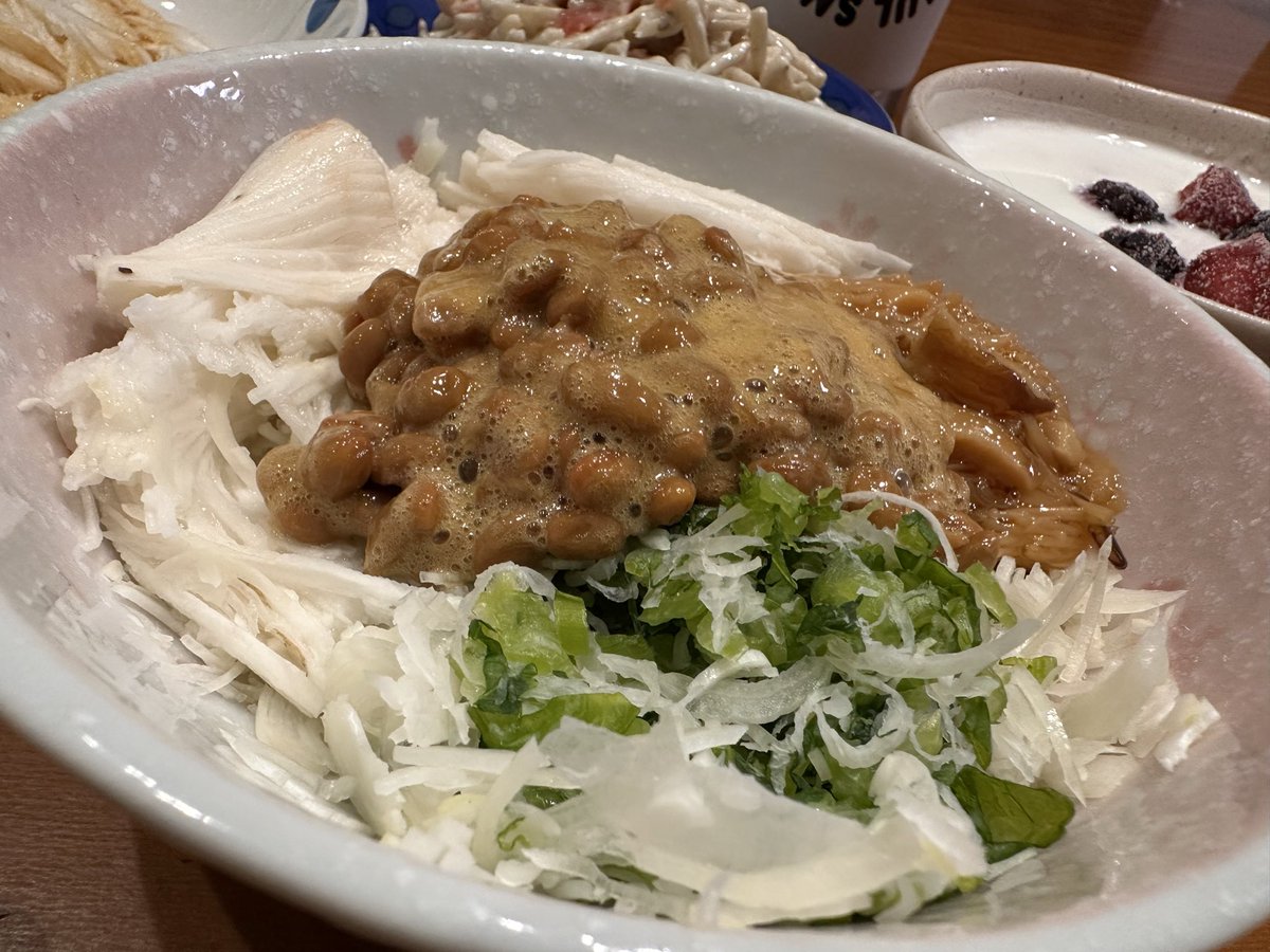 kugaDIET's tweet photo. #ダイエット   #ダイエット垢さんと繋がりたい   #ダイエット仲間募集中 
久々にご飯を載せてみる！！
色々納豆、ごぼうサラダ、大根、冷凍ベリー乗せたヨーグルト！
なう(2026/06/16 02:05:03)
この時間からご飯です💦💦 https://t.co/uA9ZWhNVRP