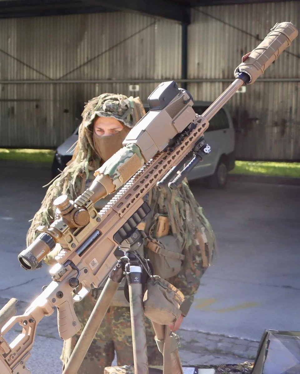 WarFlash_2630's tweet photo. A German mountain infantry sniper's G22A2 rifle set-up. https://t.co/TrMjndMW7j