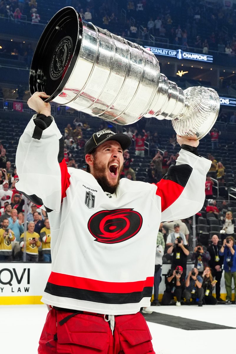 TheNCHC's tweet photo. Both by NCHC netminders! 🏆

Viva Las Vegas! 🙌

#theNational // #StanleyCup // #MFrozenFour https://t.co/71tmvwuTF4