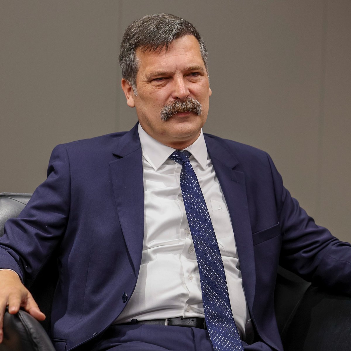 solcugazete60's tweet photo. Erkan Baş:

"Bu ülkede hakkını arayanın karşısına muhatabından önce polis barikatı çıkıyor." https://t.co/OA9v3z2Uif