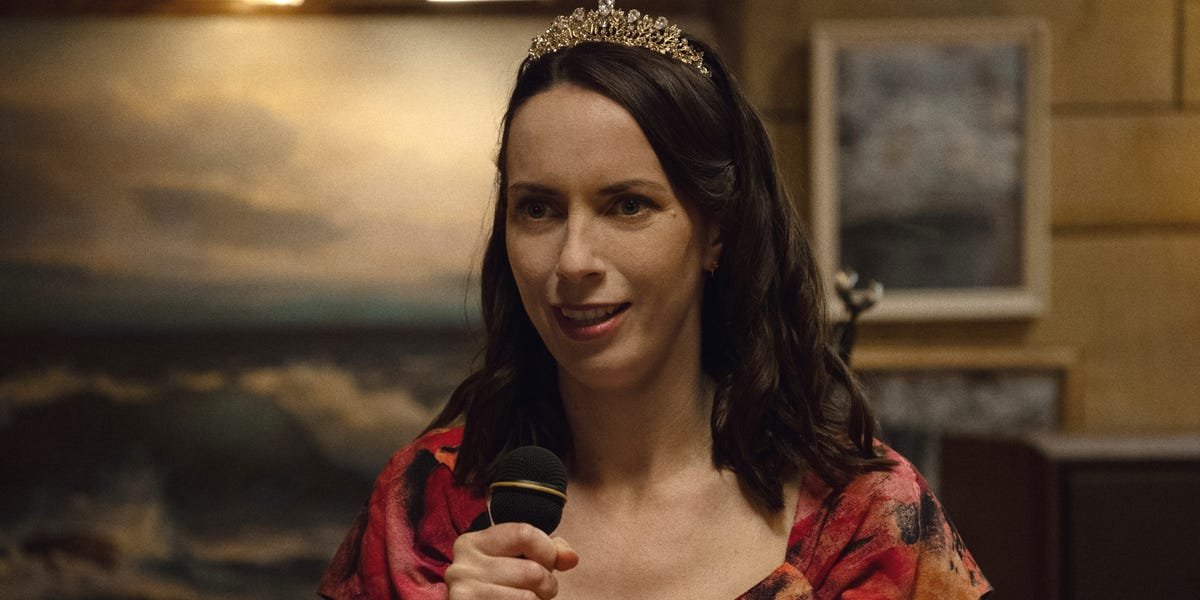 NangoCine's tweet photo. WIDOW'S BAY de Apple TV es un cumpleañito. Cada capítulo es una pasada. Patricia es el personaje del año y lo demuestra sobrada en el capítulo 4 que es una joya en sí misma. https://t.co/CAV9oLzMSe