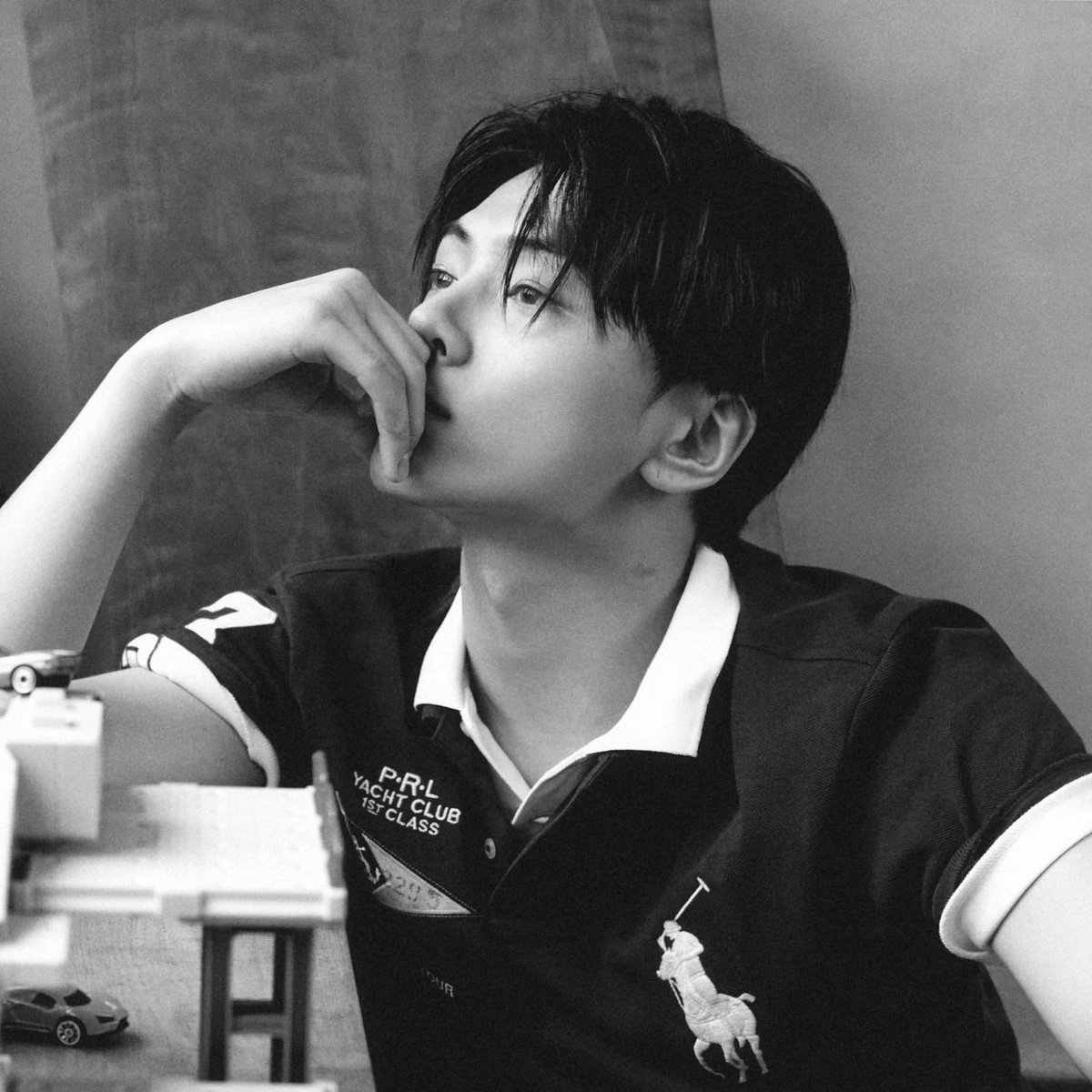 jaywonyou's tweet photo. he’s the standard yall. he is the standard. https://t.co/guVuCud9mX