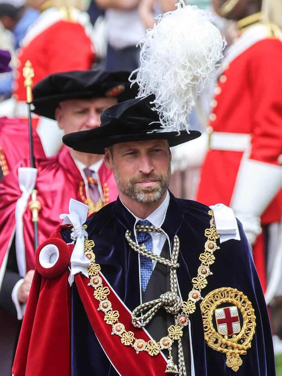 KensingtonRoyal's tweet photo. Honouring Garter tradition with the annual investiture, procession and service at Windsor Castle https://t.co/4OTwpvp5uK