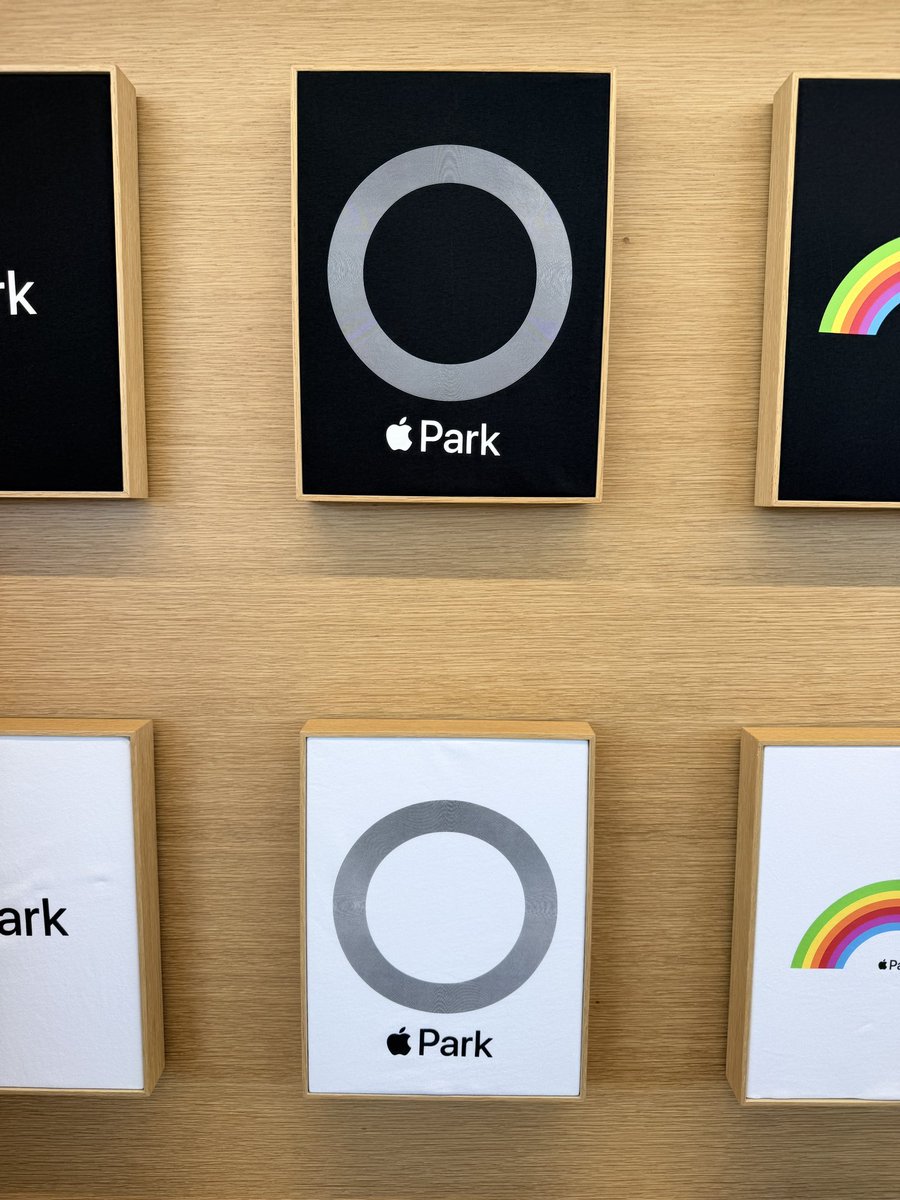 KnIhT_tNeReFfId's tweet photo. Had to give the baristas a true @๏ฃฟ test!! Sadly they did not call out my name. Paying respect to Steve Jobs. Sadly @tim_cook was in a meeting. #๏ฃฟ #stevejobs #applepark #imamac #thinkdifferent https://t.co/Dzf9bo7hM1