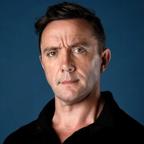thiegonovais's tweet photo. TEMOS O PIRRAÇA! O ator Peter Serafinowicz foi o escolhido pela HBO para interpretar o Poltergeist Pirraça na série Harry Potter.

É a primeira vez que o Poltergeist vai aparecer já que ele foi cortado dos filmes. https://t.co/kNrvJGMfEa