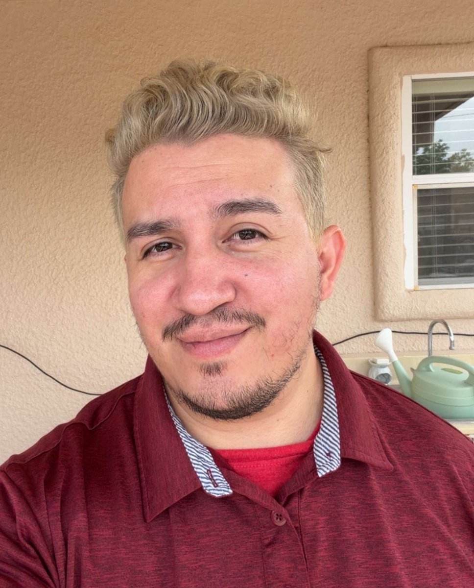 socool4me's tweet photo. So…I’m blonde again!!! hi y’all!!! https://t.co/SqAoYybVGc