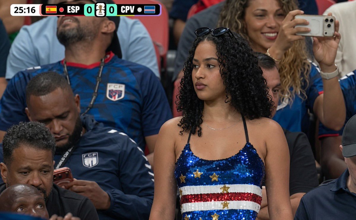 _dhakerhm_'s tweet photo. Cabo Verde vs spain ... Score a goal, don't let her get bored. https://t.co/lXpng5lZmi