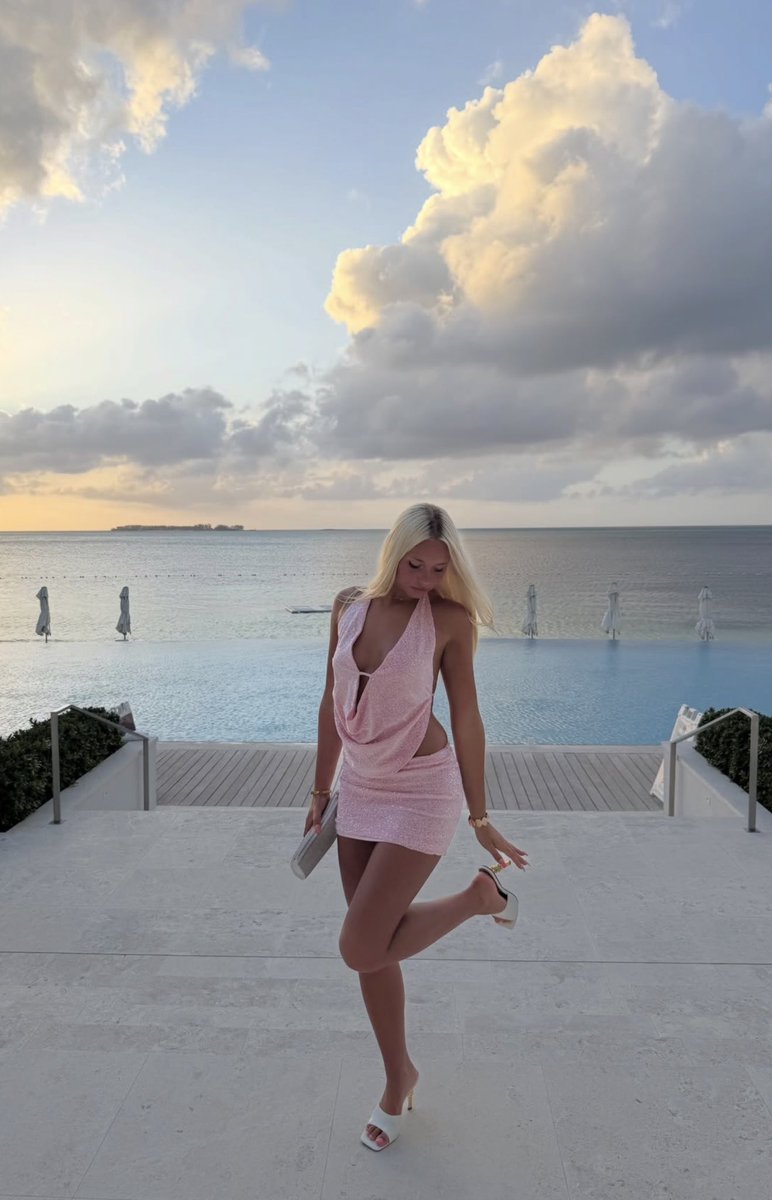 Goddess_Est's tweet photo. Step 1
-Brainwash😵‍💫

Step 2
-Blackmail💼

Step 3
-Full financial takeover💲 https://t.co/xkKgeW70EA