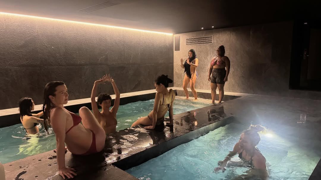blondiemandu's tweet photo. this was tavia's bachelorette party!! jennie was able to attend her best friend's special celebration aww https://t.co/dFxU2synPN