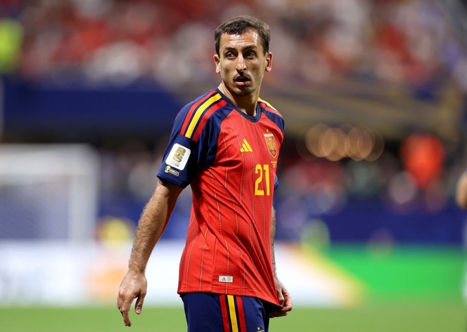 DanFurbo's tweet photo. DATO!!!

Mikel Oyarzabal se ha convertido en el primer jugador desde 1966 en pasar 30 minutos en un partido de un MUNDIAL sin tocar el balón ni una sola vez.

Brillante juego de España dando 700 pases para que el delantero centro no la toque NI UNA VEZ. #MundialRTVE #FIFAWorldCup https://t.co/pYUP4U2F7K