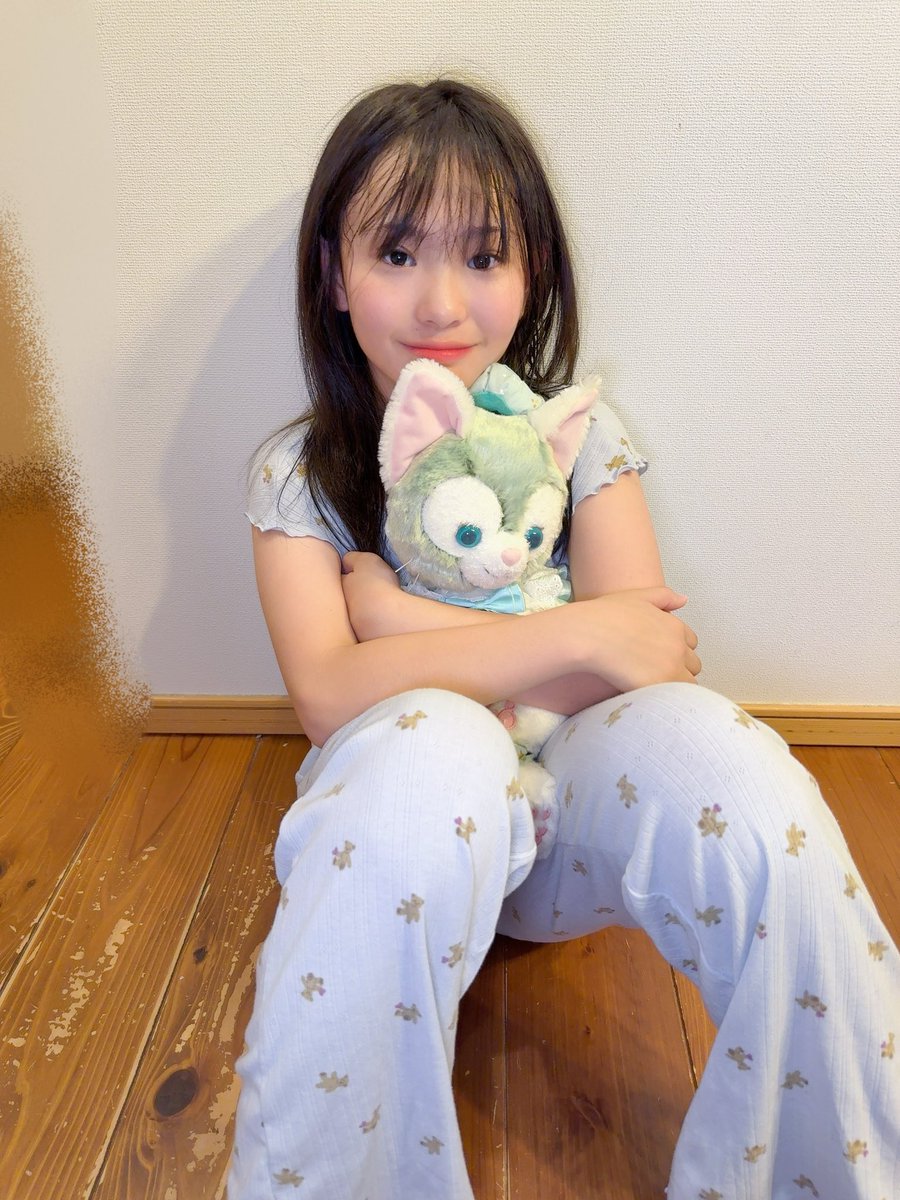 DP_MANORIN's tweet photo. おはりんりん🔔✨
昨日もお昼の放送に耳をすませてくれてありがとう🤗
ねこちゃん🐱も聞いててくれたんだね🤭

今日は学校で家庭科があるよ✨
針と糸を使って自分の名前をぬうんだって🪡😳
むずかしそうだけど、がんばってみるね🫶💕

みんなは今日はどんな1日かな？☺️

お仕事やお勉強のみんなは今日もいっしょにがんばろうね🌈🫶
おやすみのみんなは、ゆっくりしてね🍀✨

今日もいい1日になりますように◌ ͙❁˚

いってらっしゃい💖
いってきます🥰