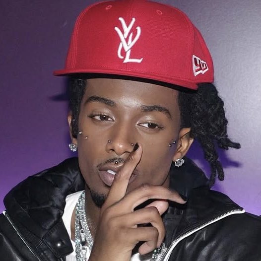 notbobbalam's tweet photo. Playboi Carti drops NEW YVL MERCH 👀🔥

- DEMMO FITTED $130
- POLO $90
- BIG LOGO FITTED $60
- BEANIE $50 https://t.co/kRxQQUdBaY