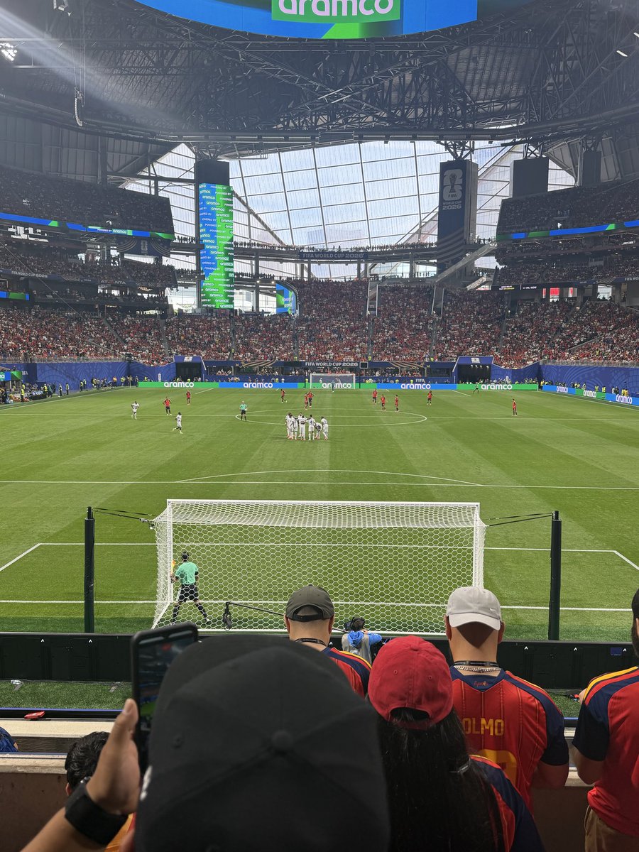 ctraylor15's tweet photo. @PhilHollowayEsq @FIFAWorldCup The game was sold out and it was a blast https://t.co/RRoDqfzc9s