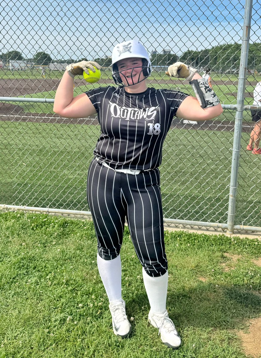 izzyzober2029's tweet photo. Had a great first weekend back with @2011OhioOutlaws down in Columbus, Ohio at the Laser Nation Showcase! Started off the season great with a 💣 at the plate and getting it done in the circle!!! @fcfoxessoftball https://t.co/ayyKL2HZQT