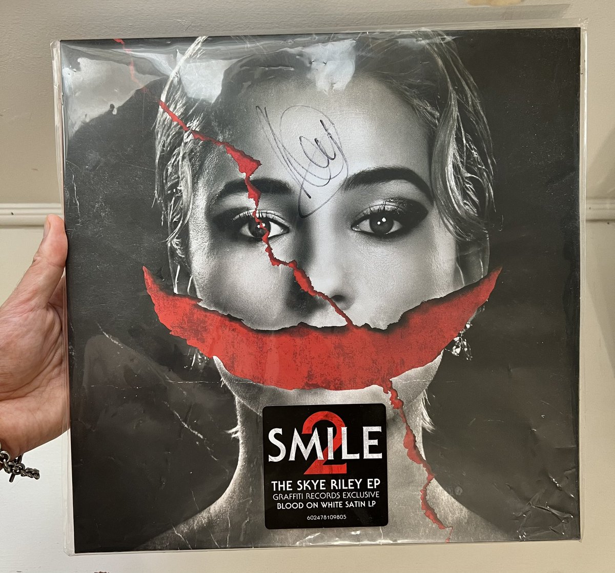 Heart of the Vinyls tweet media