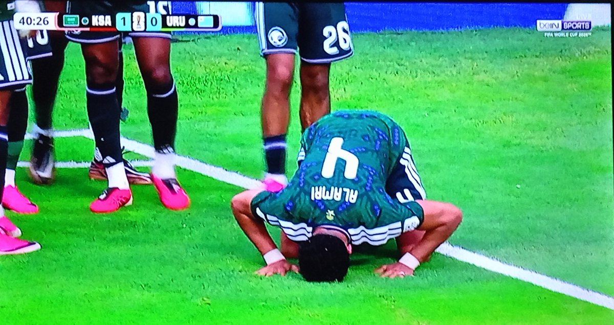 BechketOfficiel's tweet photo. #كاس_العالم_٢٠٢٦ 🏆 @FIFAWorldCup 

#السعوديه_الأوروغواي 
السعودية تسجل الهدف الأول 

#किसको_मिले_कबीरभगवान #سالب_الرياضً #Ukraine #España #عام_هجري_جديد_١٤٤٨ه #موجب_الرِياض #lunesdemorboyprovocación #العام_الهجري_الجديد_١٤٤٨ #altıüstüistanbul https://t.co/sDKGiHxUFQ
