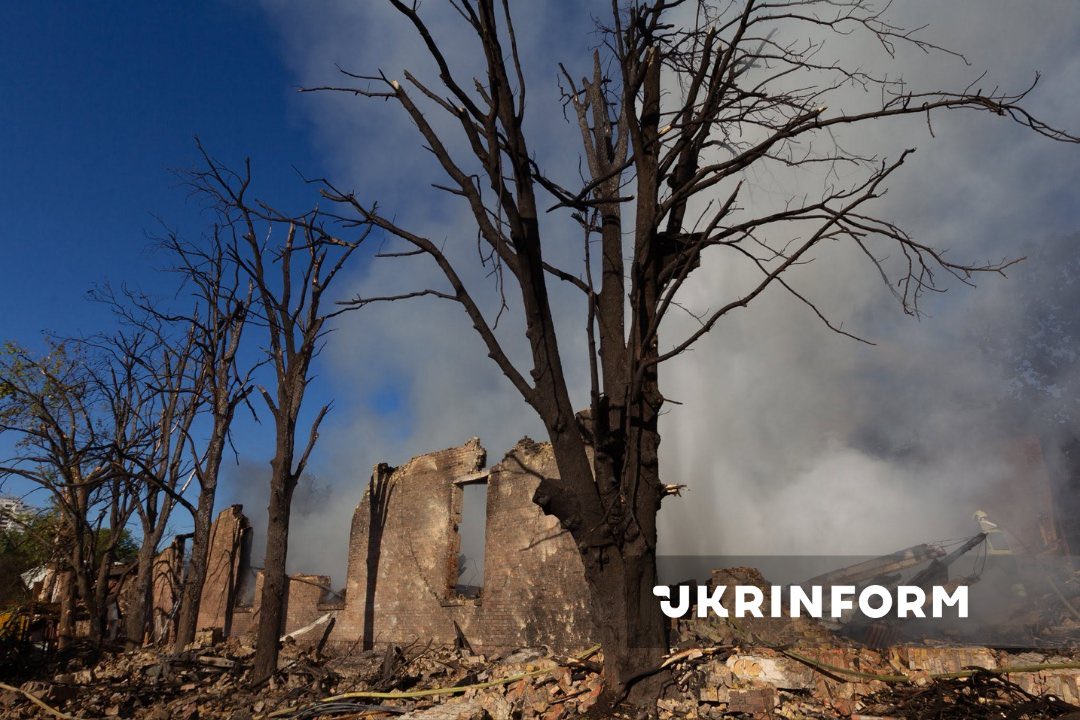 5ynth4x's tweet photo. @Podzhog_Sarayev @Mhajid93 @MyLordBebo Do I really need to baby feed you everything here? There are your burned trees and  alleged “stack of dronewings” now tell me. What do you see from these images. https://t.co/0cT5dlJtBi
