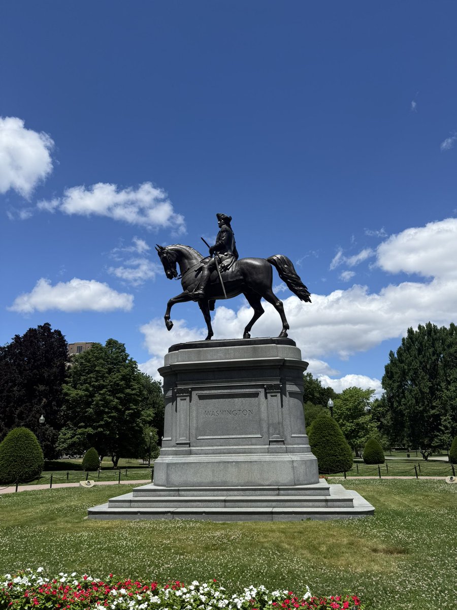 BostonTantra's tweet photo. Boston is shining bright today. https://t.co/0t5oo9MZlm