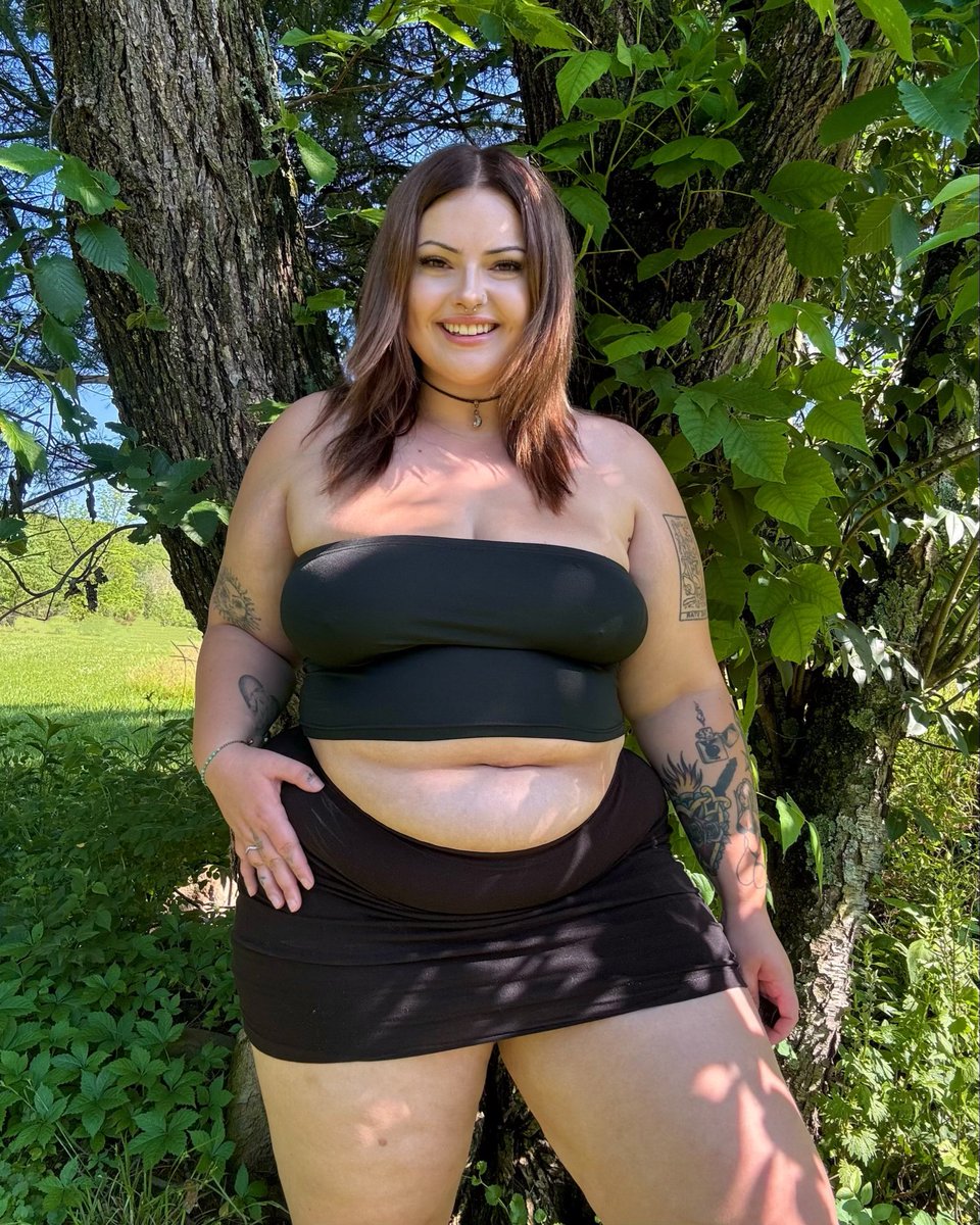 PeachyBee888's tweet photo. I’m Bea, your new Busty British obsession! I’m 5’6, 250lbs with H cup natural titties. I’m a kinky, bisexual, exhibitionist switch. i have bipolar disorder and psychogenic nonepileptic seizures and am using my onlyfans to fund a service dog and their training! https://t.co/wORjAoQkT4