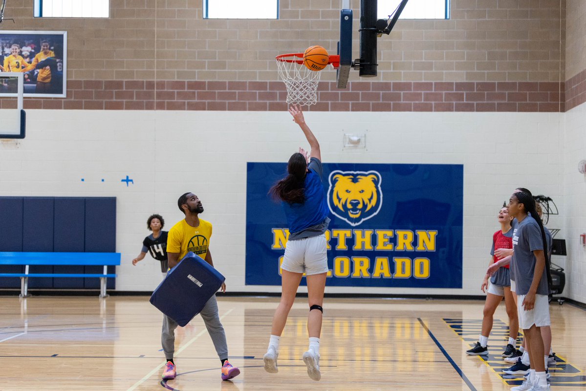 BigSkyConf's tweet photo. Back in the lab 🧪 https://t.co/UxQt1q3tc9