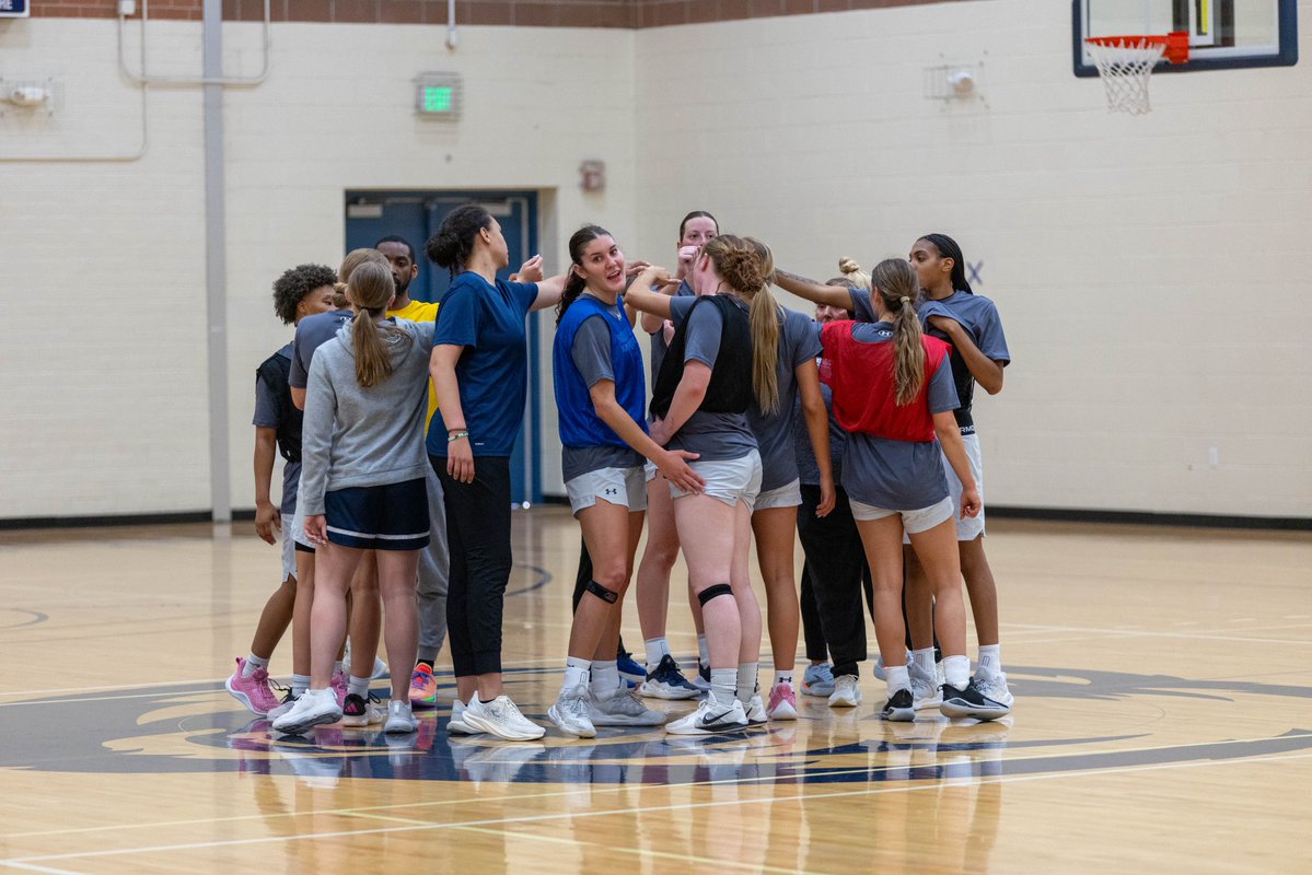BigSkyConf's tweet photo. Back in the lab 🧪 https://t.co/UxQt1q3tc9