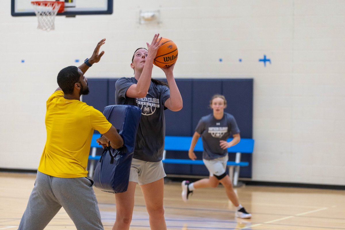 BigSkyConf's tweet photo. Back in the lab 🧪 https://t.co/UxQt1q3tc9