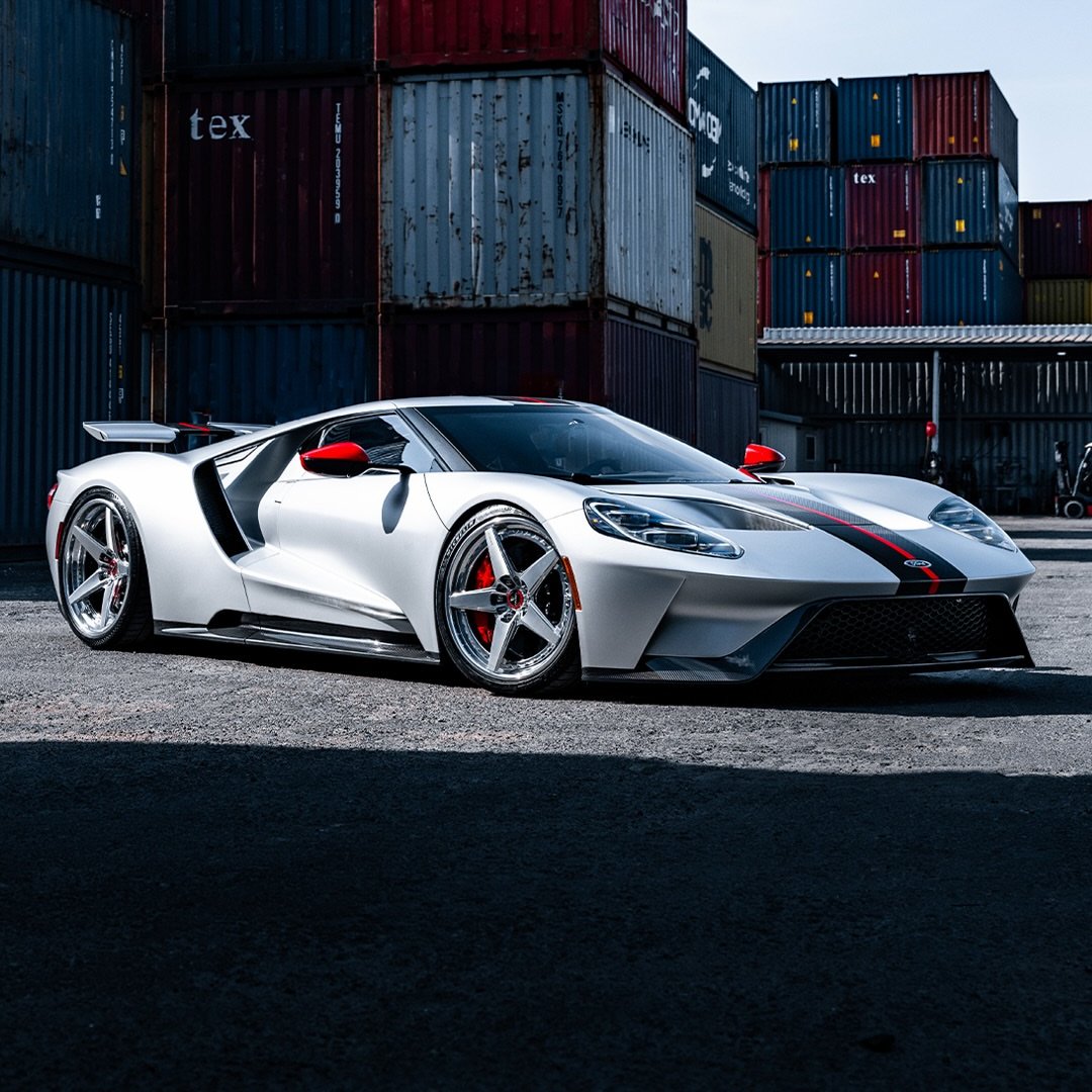 StanceSpec's tweet photo. FORD GT https://t.co/Vt9AF2o7EM